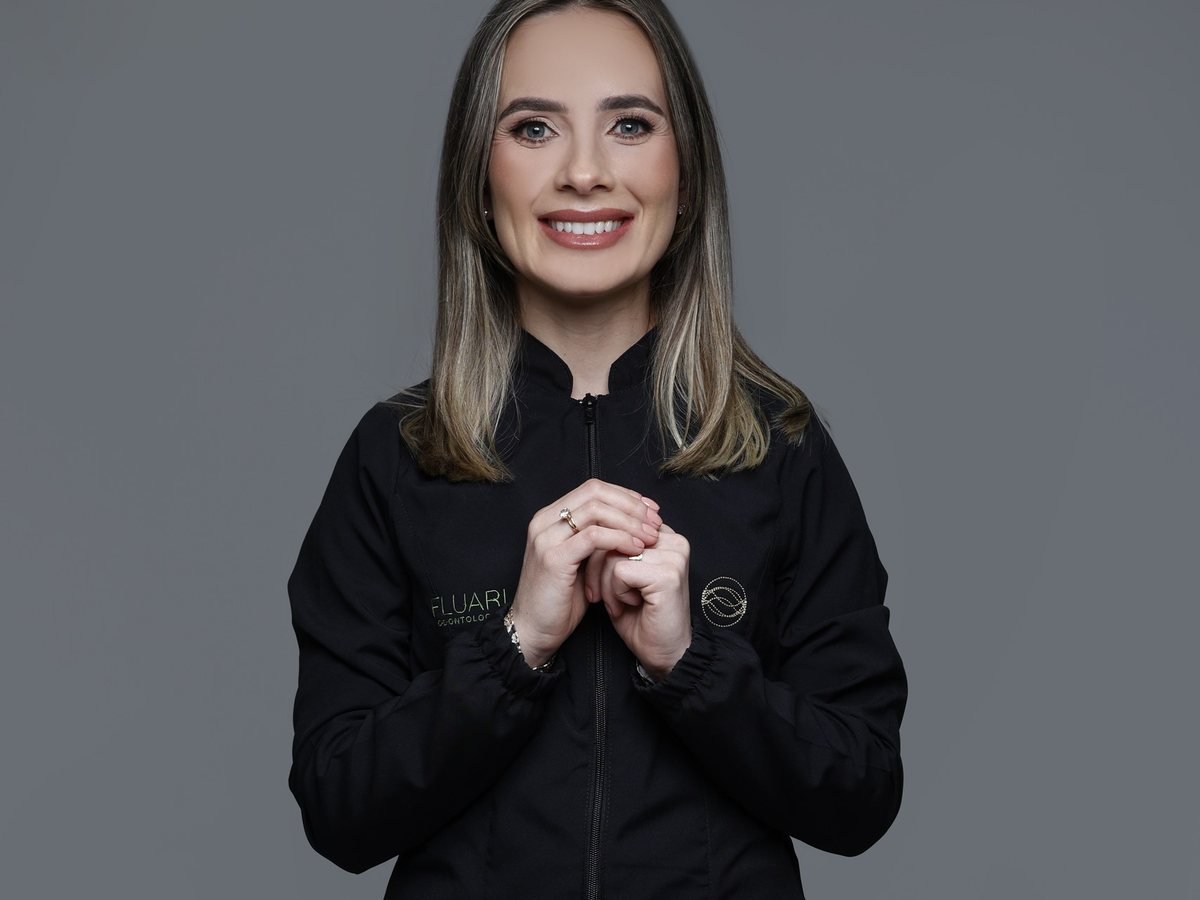 Dra. Rafaela Pagliosa Winter, cirurgiã-dentista da Fluari Odontologia, de jaleco